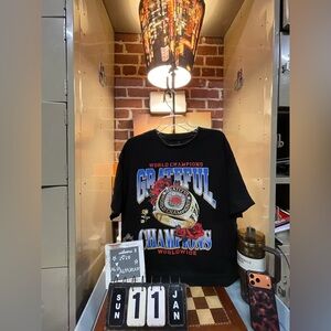 GRATEFUL APPAREL T SHIRT. champion edition